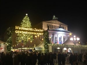 Berlin Weihnachtsmarkt am Gendarmenmarkt - Tagungshotel Deutschland