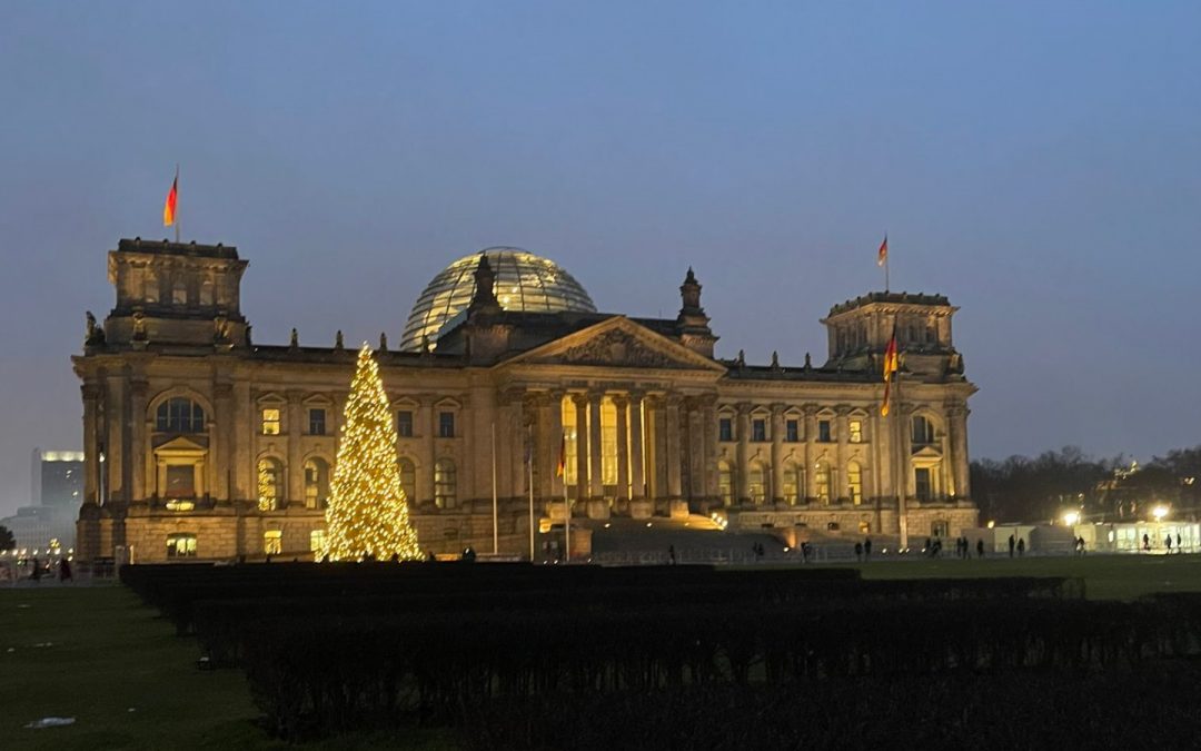 Reichstagsgebaeude - Sitz des Deutschen Bundestags in Berlin